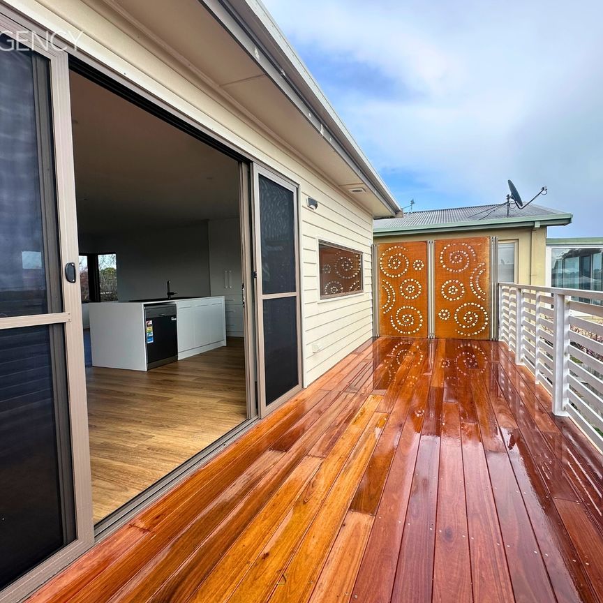 Freshly Updated Home Offering Comfort & Convenience - Photo 1