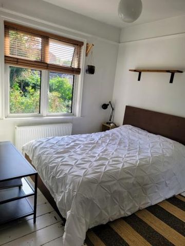 Monday–Friday Let – Lovely Double Room in Family Home, Aldershot (GU11) - Photo 4
