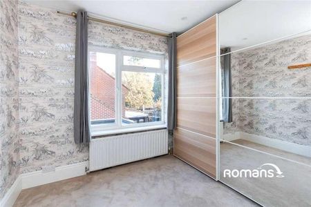 Ringwood Road, Farnborough, Hampshire, GU14 - Photo 5