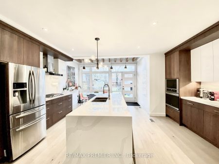 Detached Home For Lease | E8118258 - Photo 4