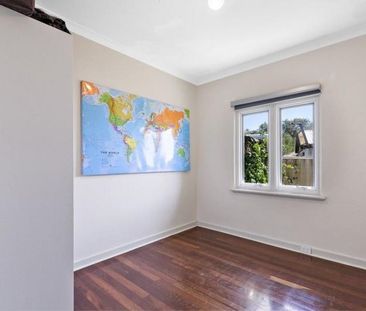 29 Simons St, Coolbellup - Photo 2