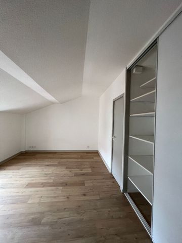 Location Appartement 4 pièces 117m² - Photo 4