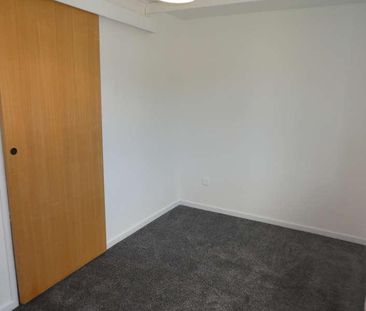 Lancia Close, Aldermans Green, Coventry, CV6 - Photo 2