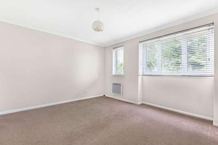 Camilla Close, Sunbury On Thames, TW16 - Photo 4