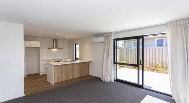 Near new 2 bedroom townhouse - pet friendly! - Photo 1