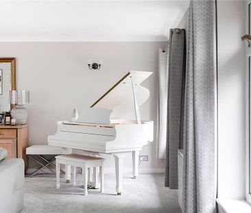 5 bedroom detached house to rent - Photo 2