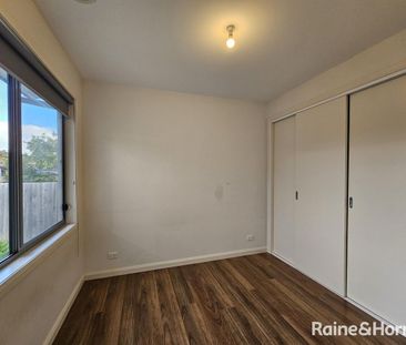 Unit in Great Location | Freshly Painted - Photo 2