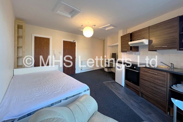 1 Bedroom Studio for rent in Hyde Park Terrace - Photo 1