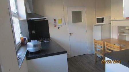1 bedroom property to rent - Photo 2