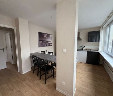 T5 MEUBLE en souplex de 121,86 m2, rue du Molinel – Centre / Républ... - Photo 4