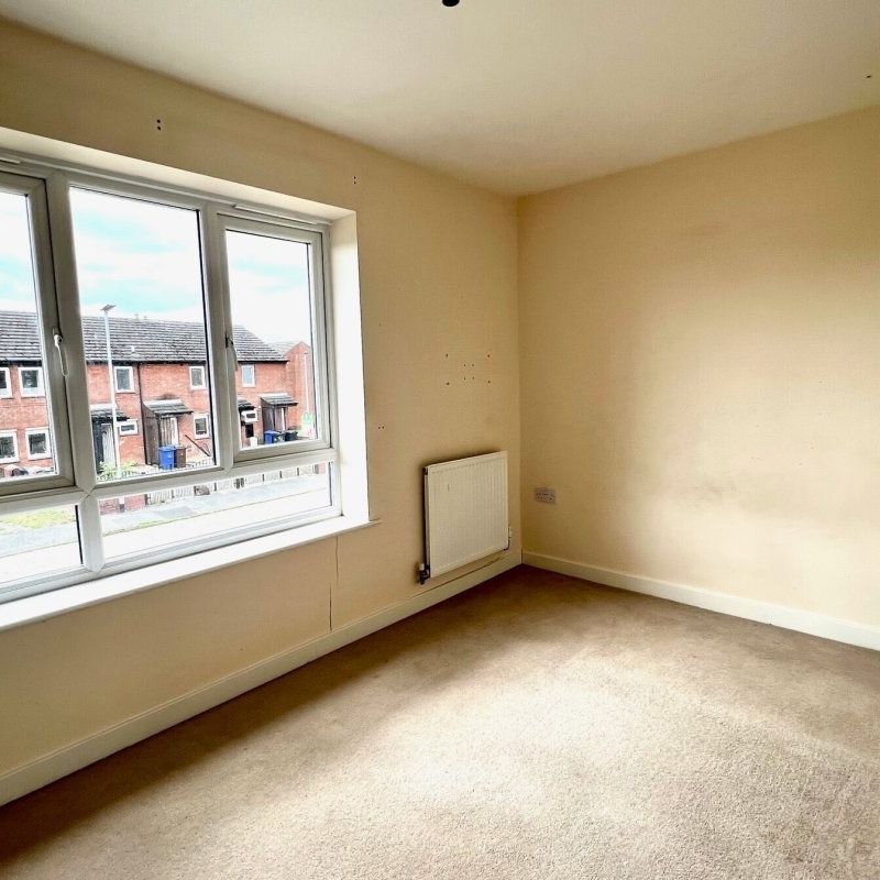 Kirkstall Road - Photo 1