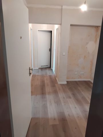 Komplett sanierte 3 Zimmer Wohnung mit Balkon in Duisburg zu vermieten!!! - Photo 4