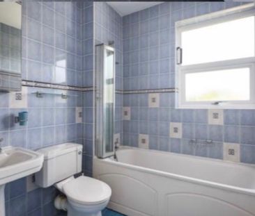 2 Bed Terraced House, Dames Road, E7 - Photo 2