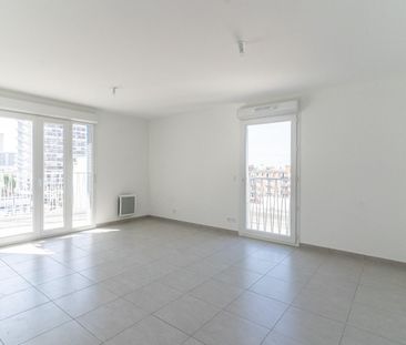 location Appartement T3 DE 64.3m² À MARSEILLE - Photo 4