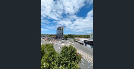 A-Fully Furnish-L6C/60 Harbourne Rd, Kingsford, NSW 2032 - Photo 2