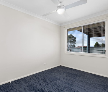 SPACIOUS WELL-MAINTAINED HOME IN GREAT LOCATION - Photo 6