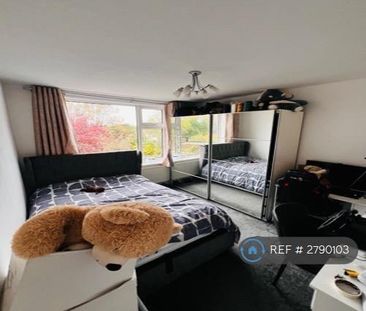 3 bedroom semi-detached house to rent - Photo 5