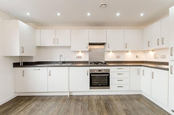 2 bedroom flat to rent - Photo 1