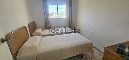 Alquiler de piso en Ronda Edificio - Photo 5