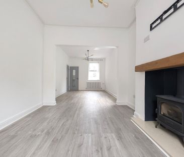 3 bedroom end of terrace house to rent - Photo 3