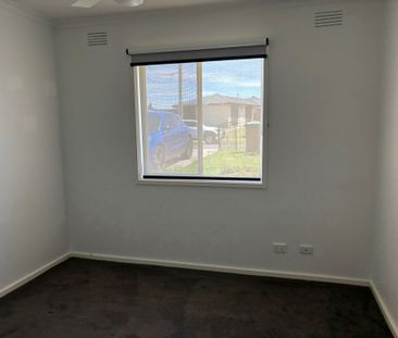 Charming Family Home in Meadow Heights - Photo 6