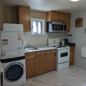 Downtown toronto(Dufferin&College) 4br apt. - Photo 2