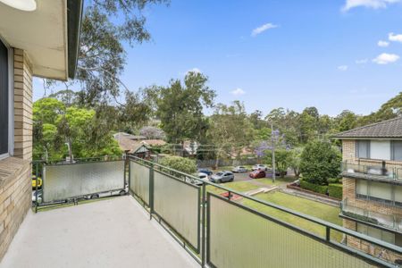 BRIGHT TOP FLOOR FULLY RENOVATED UNIT - Photo 3