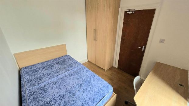 9 bedroom house to rent - Photo 1