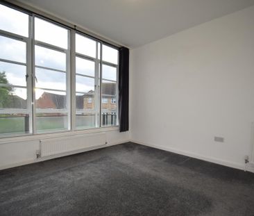 3 bedroom end of terrace house to rent - Photo 3