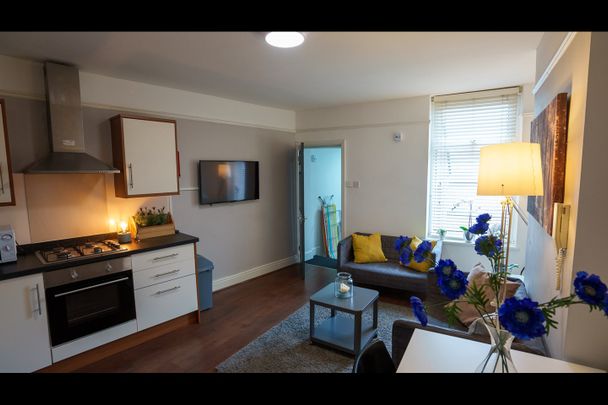 3 Bed Flat, Kensington, L7 - Photo 1