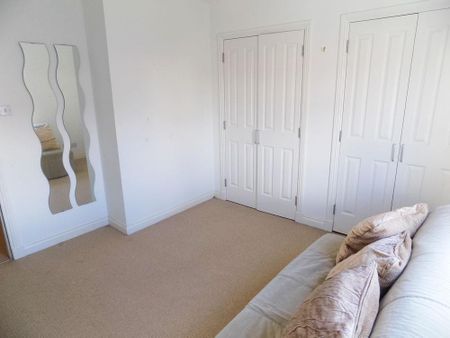 2 bedroom flat to rent - Photo 4