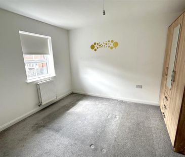 4 bedroom detached house to rent - Photo 1