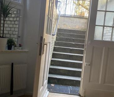 Einliegerwohnung Tiefparterre mit eigenem Eingang Bad und Küche - Photo 1