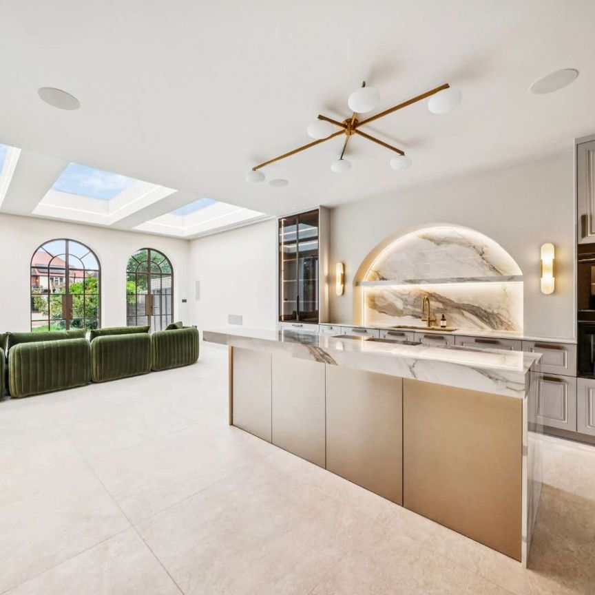 Immaculate Four Bedroom Home with Garden Studio in Barnes Village - Photo 1