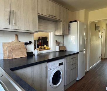 3 bedroom terraced house to rent - Photo 6