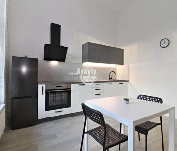 Nabízíme pronájem zánovního zděného bytu 1+kk u centra krajského mě... - Fotografie 1