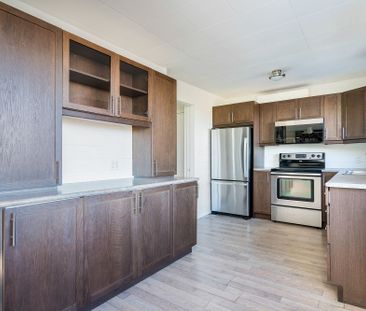 For Lease - 35 St. Clair Street, Collingwood, Ontario - Photo 3