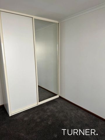 “Updated 3 bedroom Family home” - Photo 5