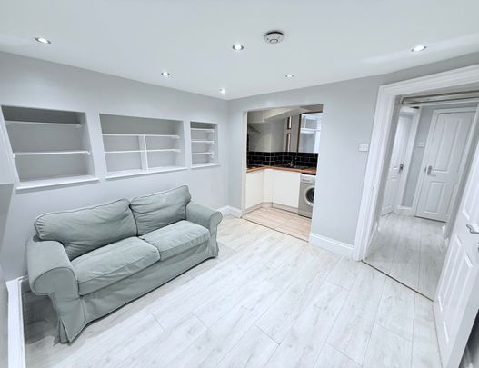 1 Bed Flat, Cann Hall Road, E11 - Photo 1