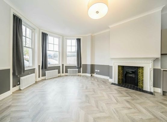 Alexandra Park Road - Photo 1