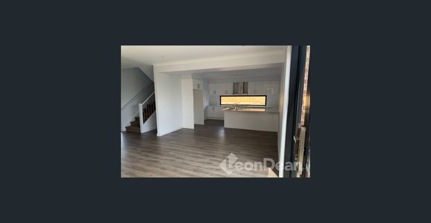 Spacious 4 Bedroom Townhouse in Doncaster East - Photo 1