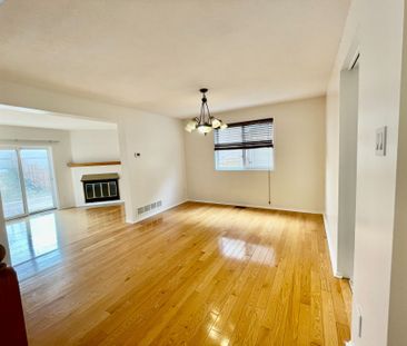 For Lease - 128 PINETRAIL Crescent, South of Baseline to Knoxdale, ... - Photo 1