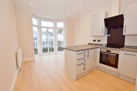 1 bedroom flat to rent - Photo 5