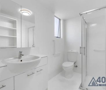 “Spacious 2-Bedroom Apartment with Study and Balcony in Prime Indoo... - Photo 1