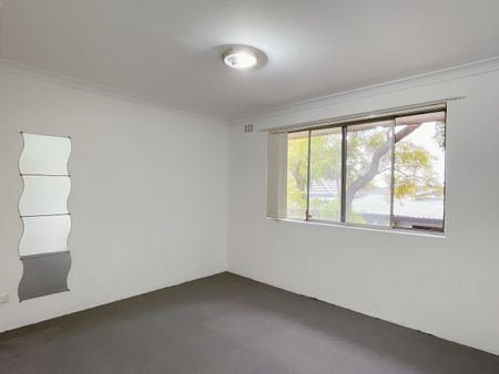 Stylish and convenient living - Photo 3