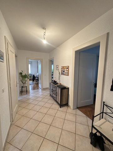 Spacieux logement de 3.5 pièces au centre-ville ! - Foto 3