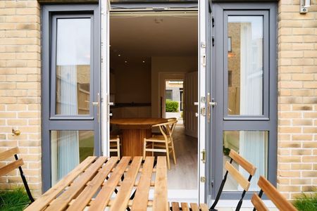 Peartree Avenue, SW17, London - Photo 3