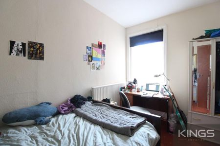 5 bedroom semi-detached house to rent - Photo 2