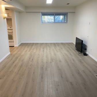 $2000/1brm-600sqft newly renovated Avail March 15- 6560 Winch Bby - Photo 4