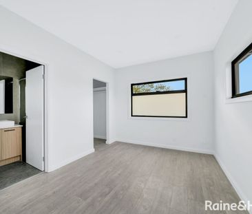 Modern Living in a Prime Mernda Location - Photo 3